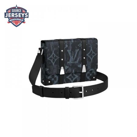 trunk messenger monogram canvas lmb026