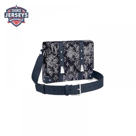 trunk messenger monogram canvas lmb025