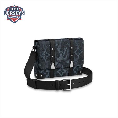 trunk messenger monogram canvas m57271