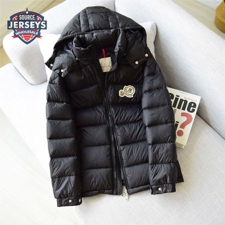 Moncler Down Jacket MC330037