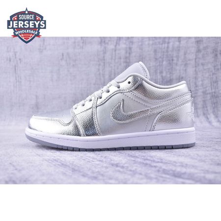 Jordan 1 Low SE Metallic Silver Unisex