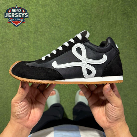 LOEWE Flow Runner Black and White