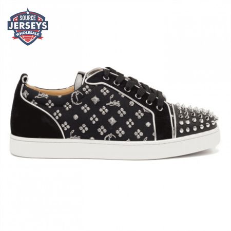 CHRISTIAN LOUBOUTIN LOW TOP SNEAKER - CL74